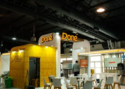 STAND DORÉ